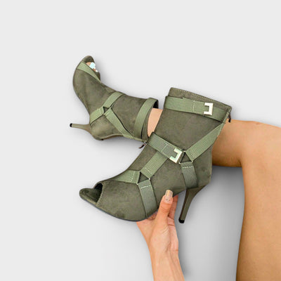 Sandals with Heel and Open Toe