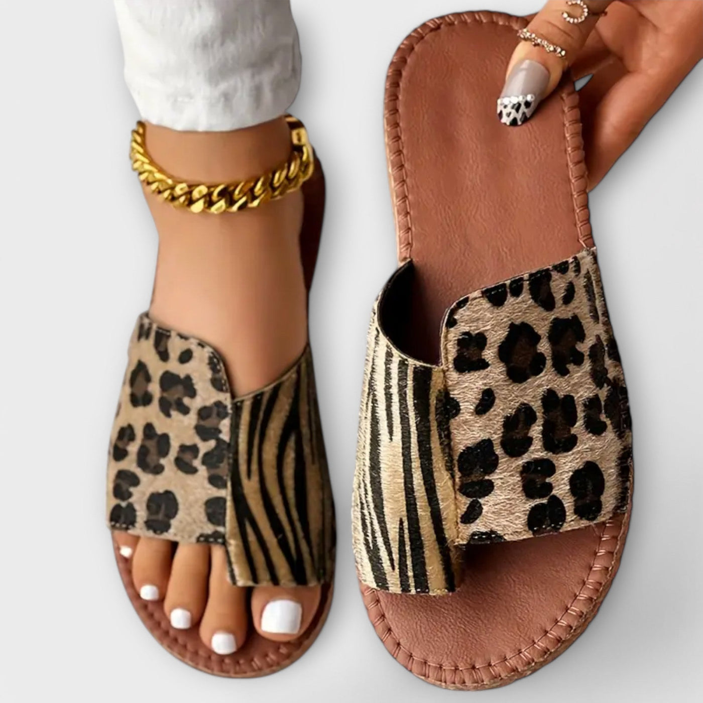Slippers with Leopard Print