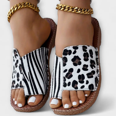 Slippers with Leopard Print